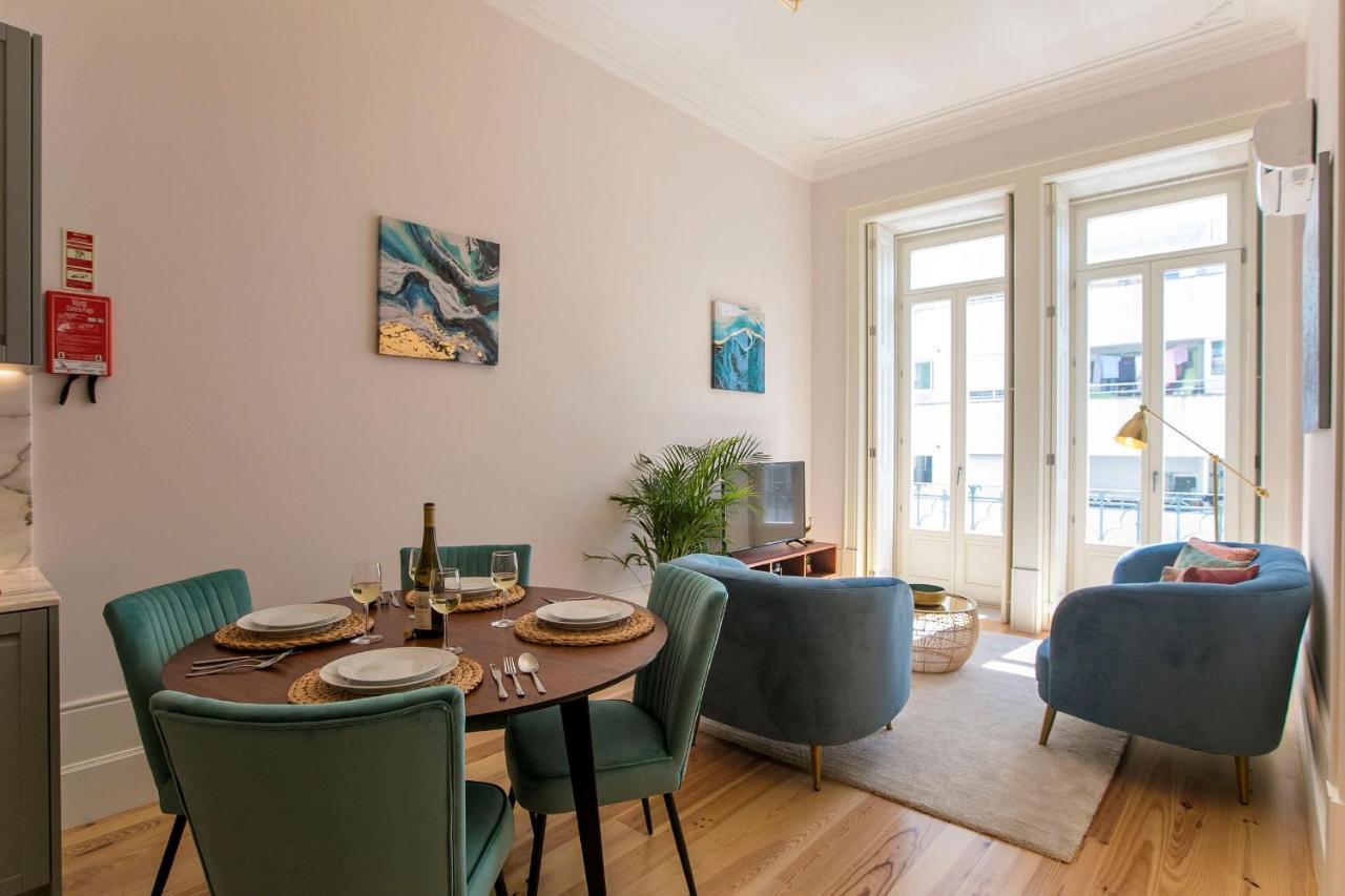 Lovelystay - 2Br Flat With Ac In Duque De Loule Porto Exterior photo